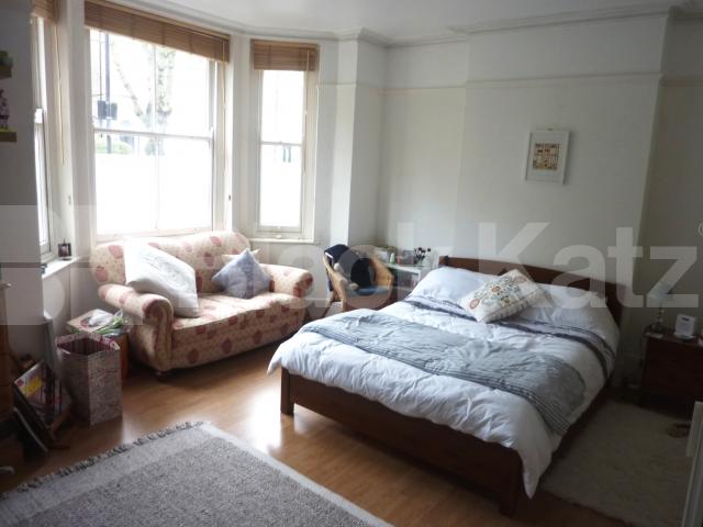 			NEW INSTRUCTION!, 1 Bedroom, 1 bath, 1 reception Flat			 Cathcart Hill, DARTMOUTH PARK